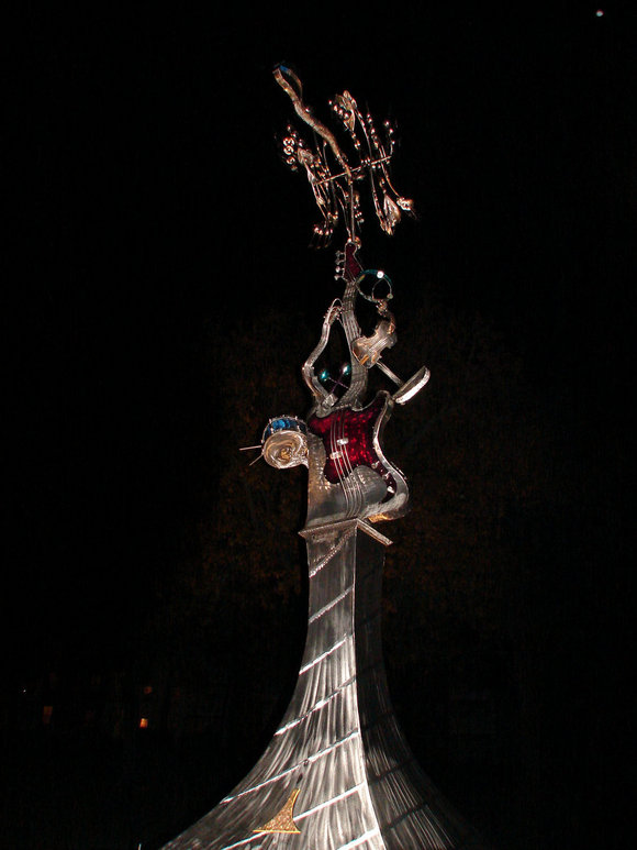The Gift black background Kinetic Wind Monumental Sculpture by LaPaso